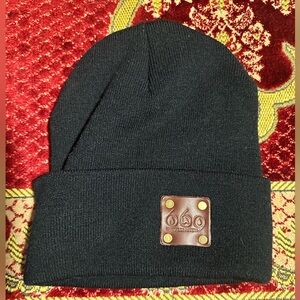 Black knit hat unisex os